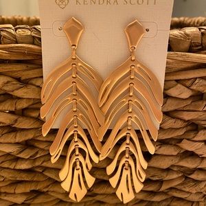 Kendra Scott Lotus Earrings in Rose Gold